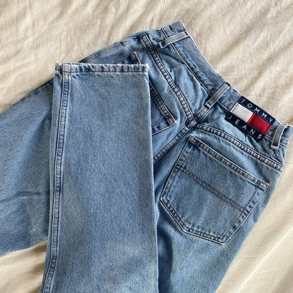 Vintage cut Tommy Hilfiger straight leg Jeans